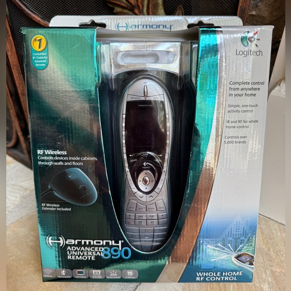 Logitech Harmony 890 Advanced Universal Remote Control - Picture 1 of 10